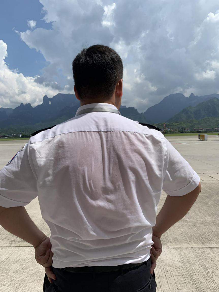 確保旅客順暢出行，機場一線職工高溫堅守！