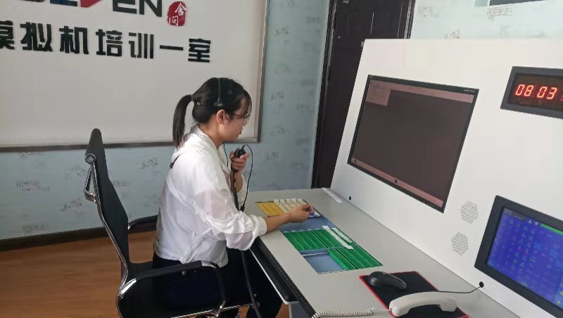 張家界機場與民航干部管理學院聯合開辦管制復訓班